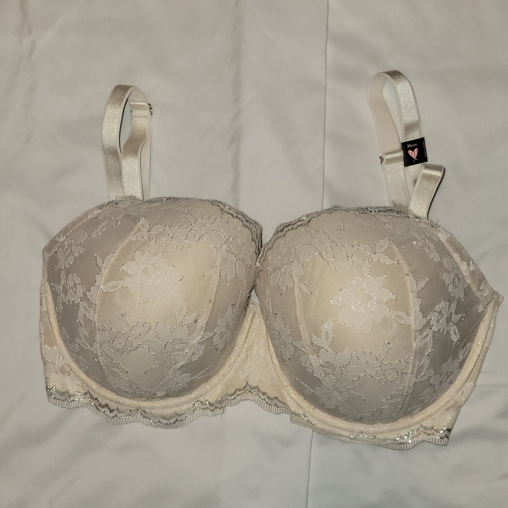 Victoria's Secret Cream Lace Bra